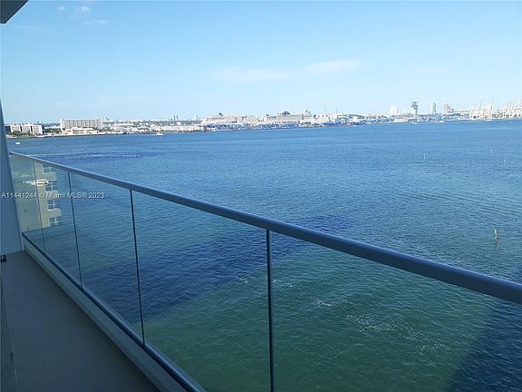 4th image of 800 Claughton Island Dr APT 1202