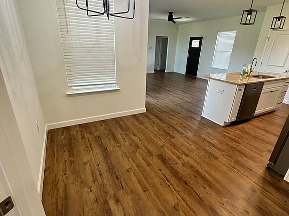 5th image of 8641 Lockridge Rd