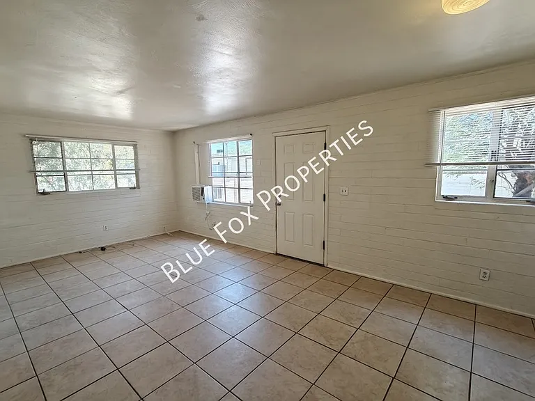 1224 N Camilla Blvd — Photo 6