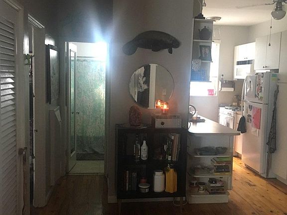 4th image of 1606 Jefferson Ave APT 14