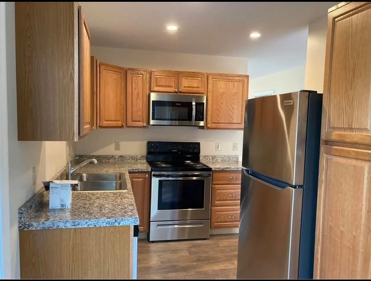 2 bed, 1.5 bath, 1200 sqft, $1,875 — Photo 3