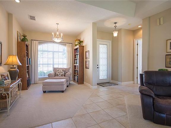 5th image of 233 Golf Vista Cir