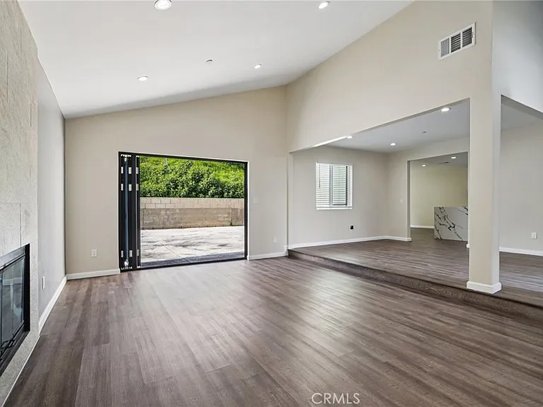 17465 Tuscan Dr — Photo 4