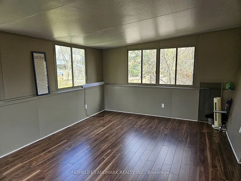 102 Beaverbrook Ct — Photo 20