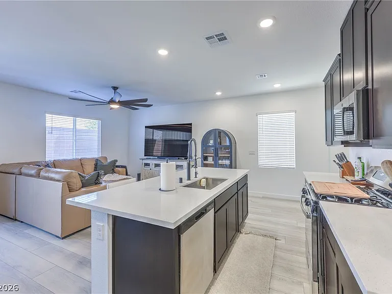 7025 Wales Coast St — Photo 9