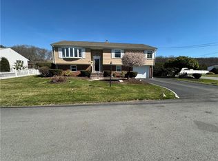 43 Bicentennial Way, North Providence, RI 02911