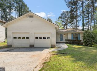528 Raintree Dr, Jonesboro, GA 30238