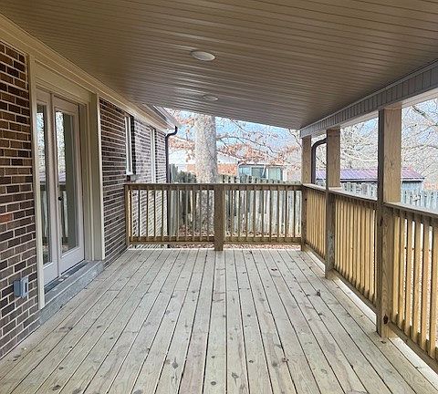 5th image of 843 Cherokee Dr