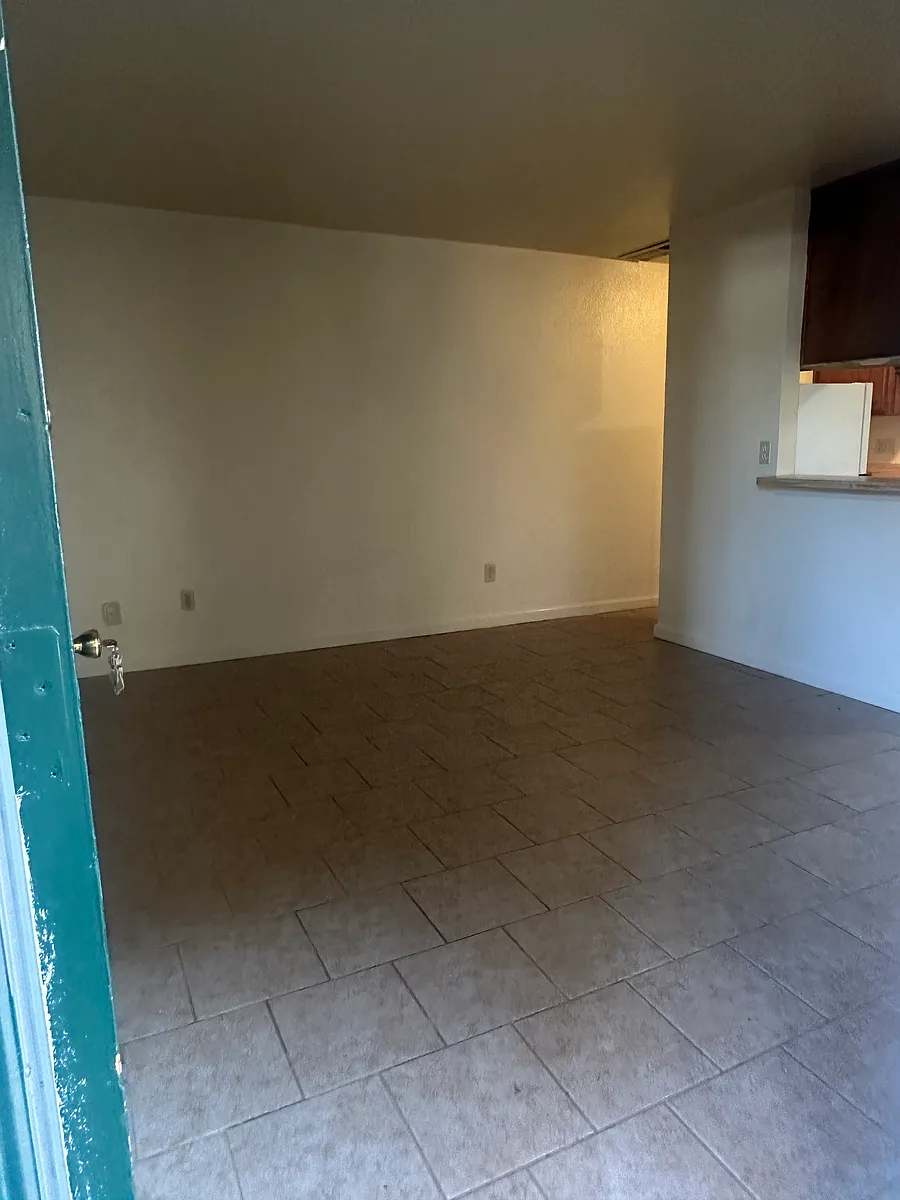 Building Photo - 917 W Kettleman Ln #0