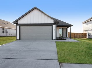 2002 Crimson Lake Blvd, El Reno, OK 73036