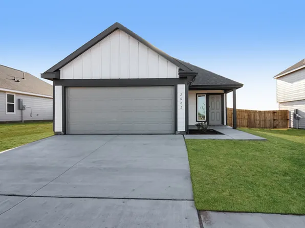 2002 Crimson Lake Blvd, El Reno, OK 73036