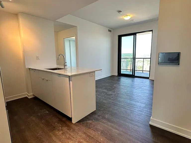 2075 Lakeshore Rd #2601 — Photo 2