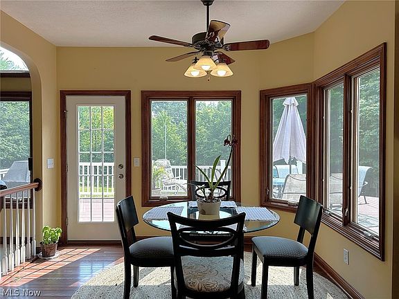 5th image of 10145 Charlton Ln