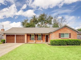 9646 Meadowbriar Ln, Houston, TX 77063
