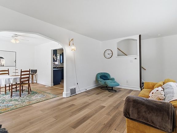 5th image of 3875 E 38th St