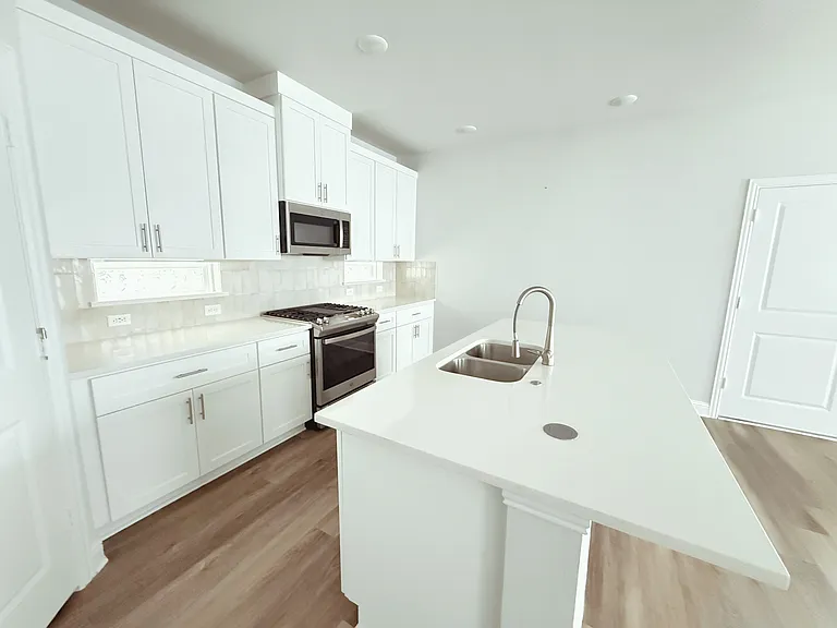 11451 Chepstow Cres — Photo 11