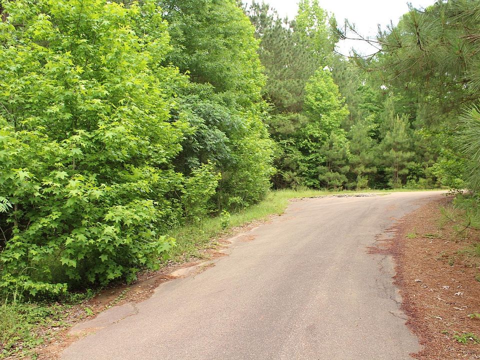 2nd image of Country Club Rd
