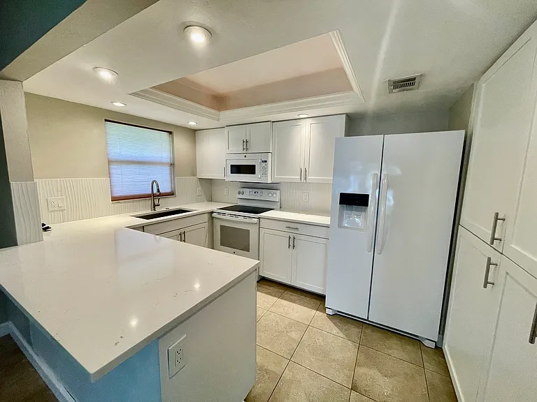 245 Lanchester Ct — Photo 6