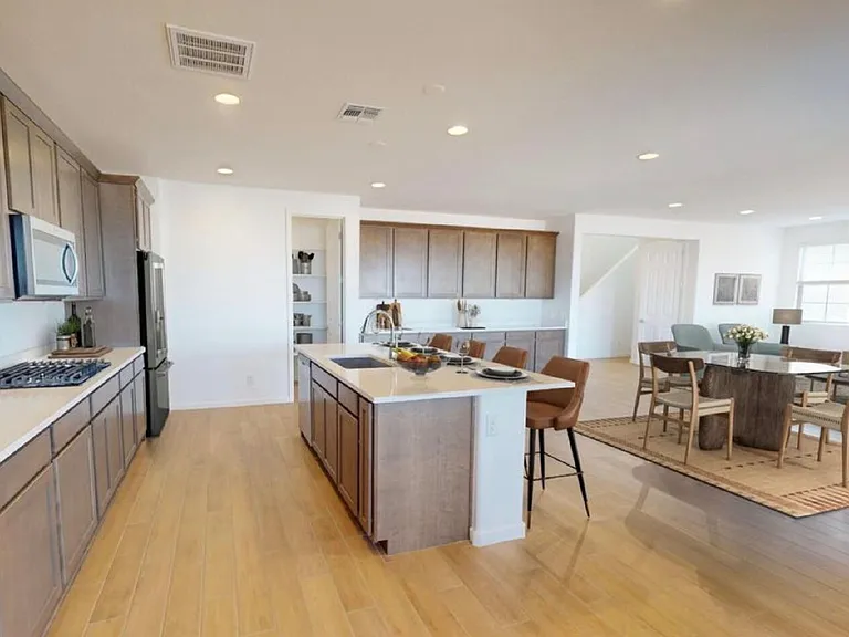 1255 W J Waltz Way — Photo 3