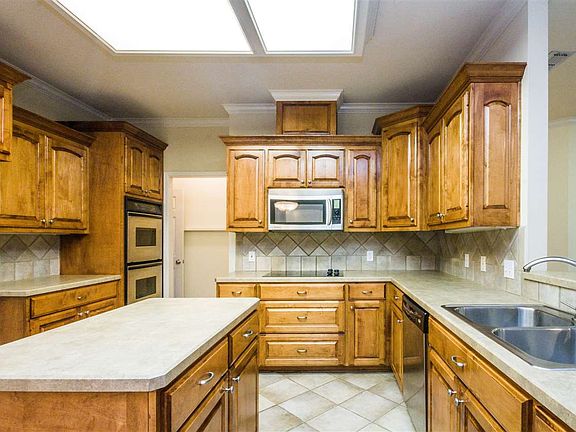 5th image of 3503 Longmorn Ln