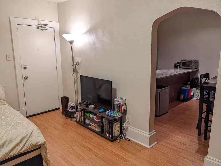 5425 Baywood St #6 — Photo 8