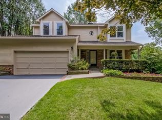 4061 Vanda Ln, Fairfax, VA 22031