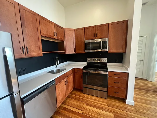 2 bed, 1.5 bath, 1008 sqft, $2,500 — Photo 1