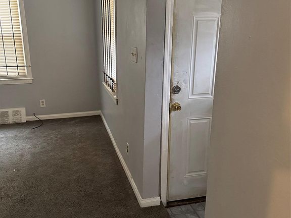 3rd image of 9131 Birwood St