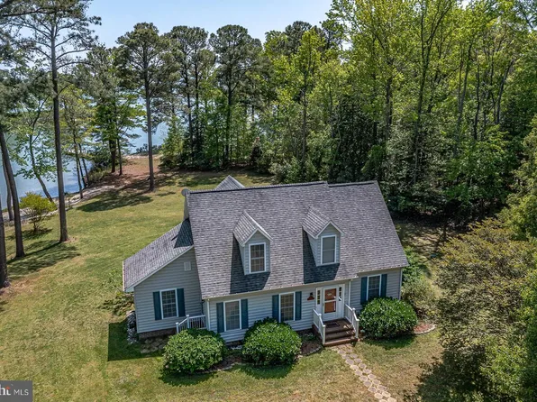 143 Holly Grove Ln, Reedville, VA 22539