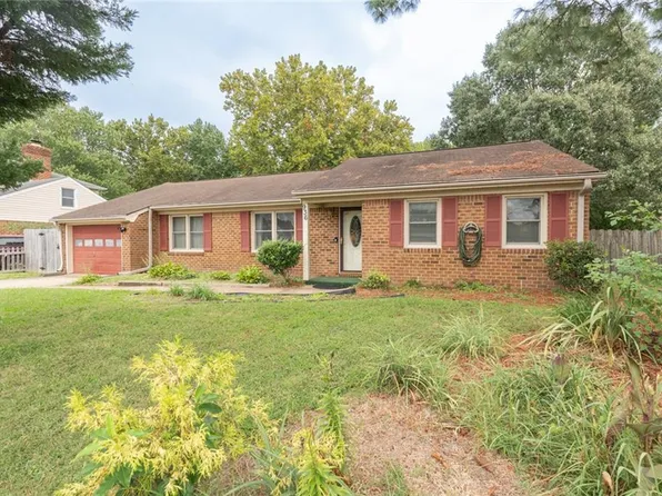 936 Parkland Ln, Virginia Beach, VA 23464
