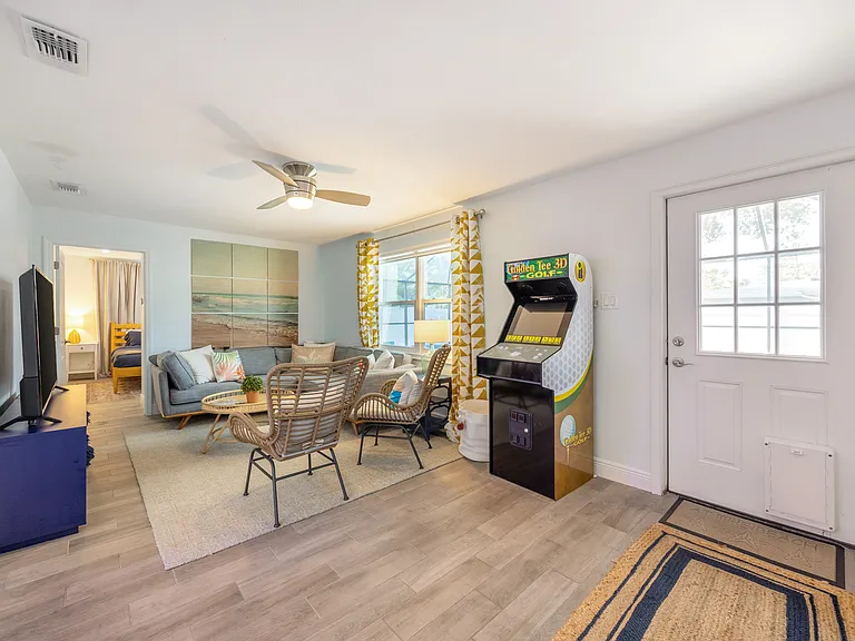 1035 Madison St — Photo 41