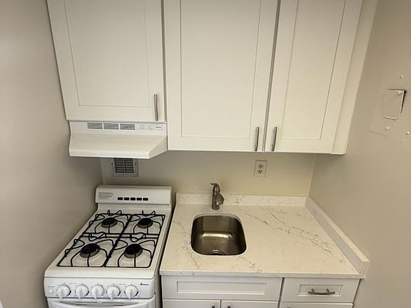 2nd image of 1011 Arlington Blvd APT 740