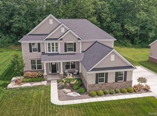 4179 Winnemae Dr, Lake Orion, MI 48359