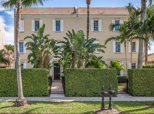 805 3rd St S, Naples, FL 34102
