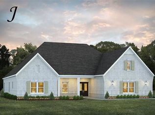 2075 Cannongate Dr, Opelika, AL 36801