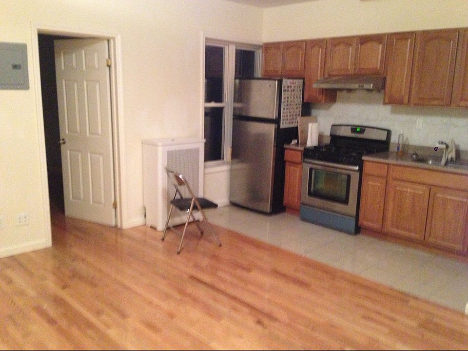 1st image of 1220 Tabor Ct #2FL