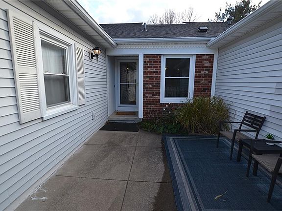 3rd image of 4 Duxbury Hts