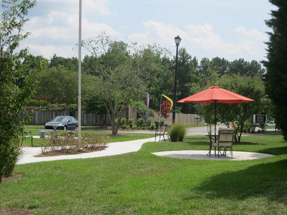 2nd image of 2205 Wandsworth Dr APT 3