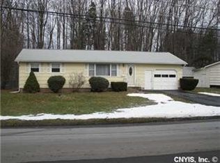 302 Sandra Ln, North Syracuse, NY 13212