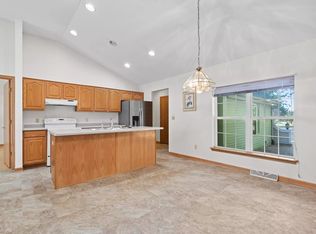 9883 S 35th St, Franklin, WI 53132