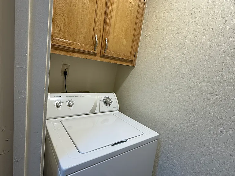 721 Avenue A #9 — Photo 11