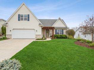 1243 Firethorn Dr, West Bend, WI 53090