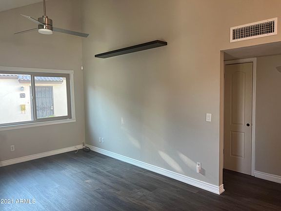 2nd image of 1179 E Belmont Ave