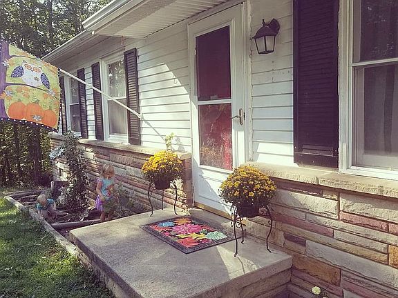 2nd image of 836 Teaberry Hills Ln