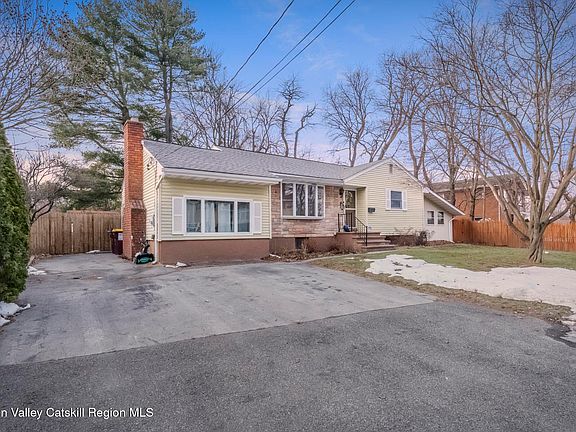 3rd image of 3 Cedar Lane
