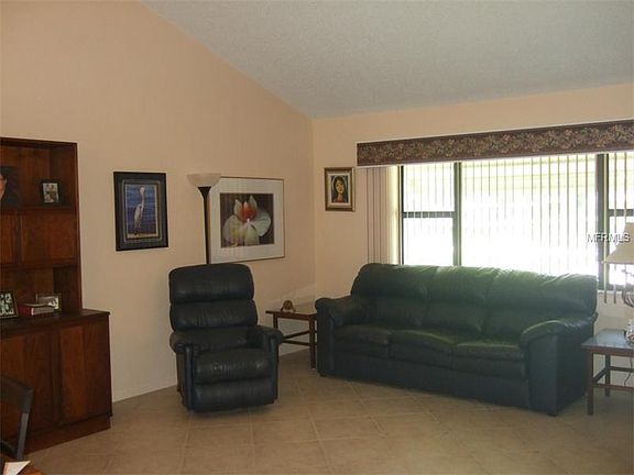 4th image of 2633 Laurelwood Dr