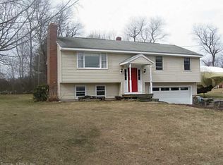 33 Dukeland Dr, Woodstock, CT 06281
