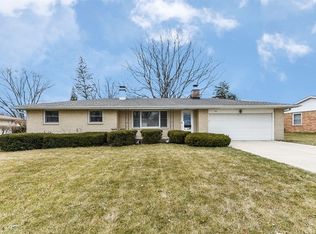 914 Scott Dr, Elgin, IL 60123