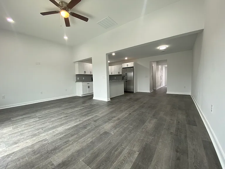 340 Sunnyside Dr #B — Photo 8
