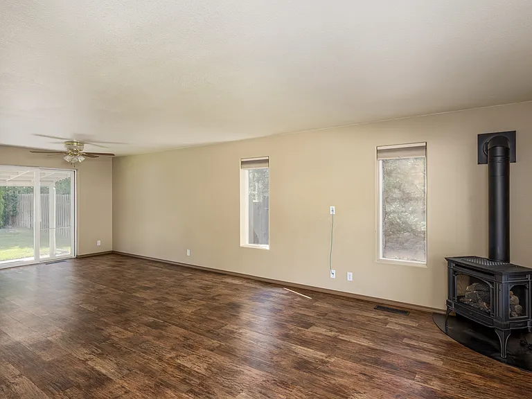 748 NE Mason Rd — Photo 5